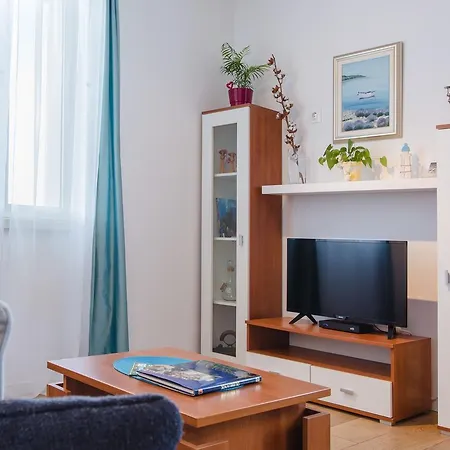 Luka Apartment